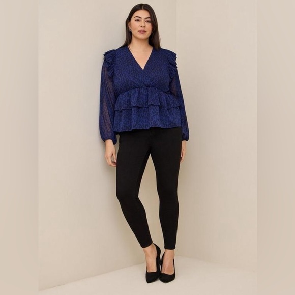New! Torrid Blue Leopard Chiffon Ruffle Surplice Crop Blouse Size 1X - Picture 4 of 11
